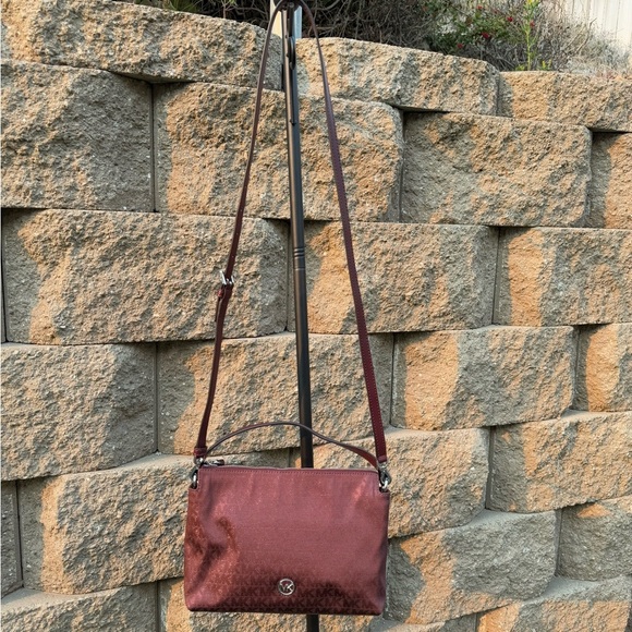 Michael Kors 2way carry crossbody burgandy w/ sparkle bag, silver hardware NWOT - Picture 3 of 16